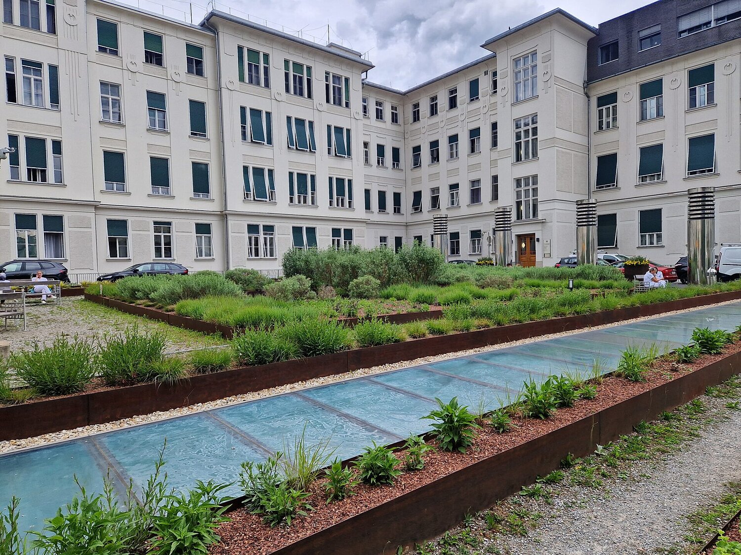 Klinikum mit Dachbegrünung