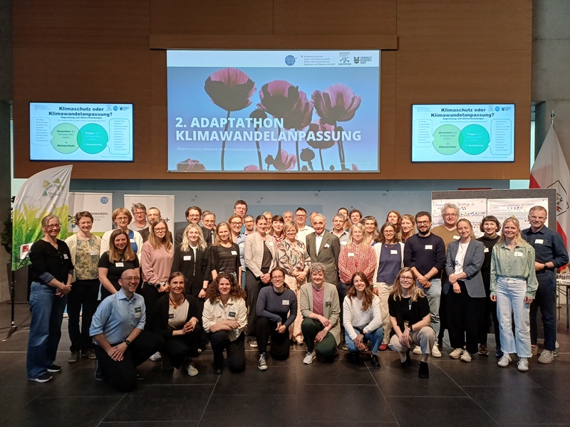 Gruppenfoto der Teilnehmer:innen des Adaptathon in Innsbruck