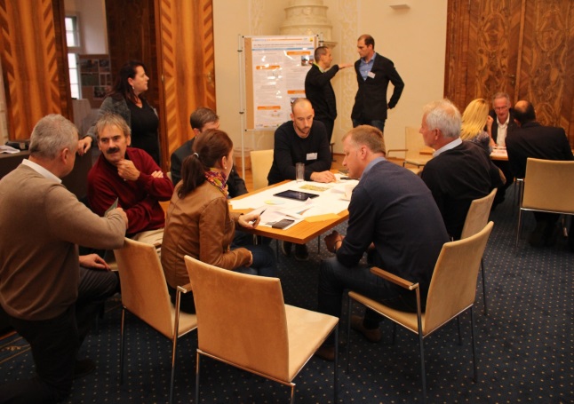 Transferworkshop zum Thema Klimawandelanpassung im Bereich „Bauen und Wohnen“ bei der KEM-Manager Haupttagung 2016 in St. Lambrecht Transferworkshop zum Thema Klimawandelanpassung im Bereich „Bauen und Wohnen“ bei der KEM-Manager Haupttagung 2016 in St. Lambrecht