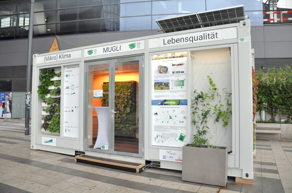 Abb. MUGLI vor dem Hauptbahnhof MUGLI vor dem Hauptbahnhof