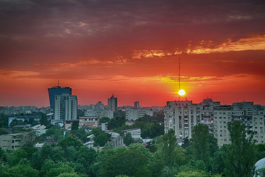 Stadt im Sonnenuntergang